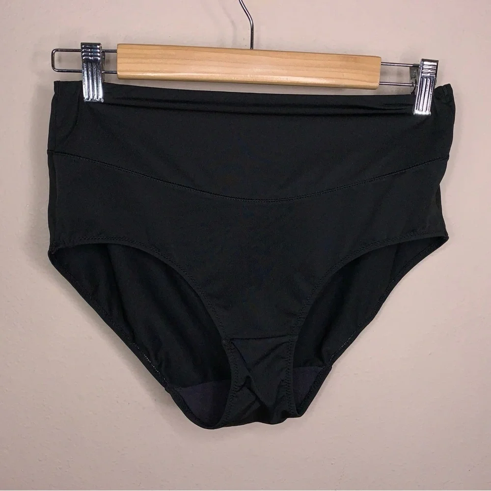 NWOT XL Hanes Set Of 3 Underwear Briefs Neutral Tones White Beige Black Classic